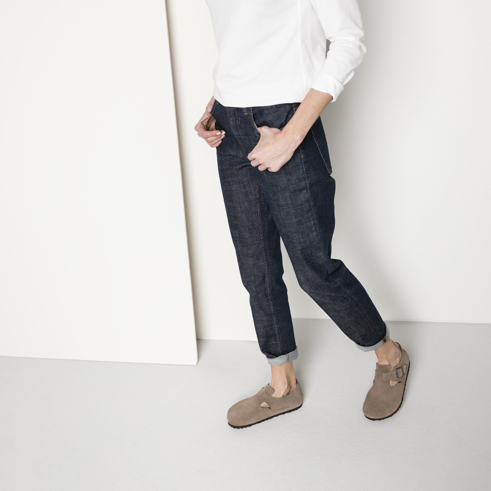 London Suede Leather - Image 4