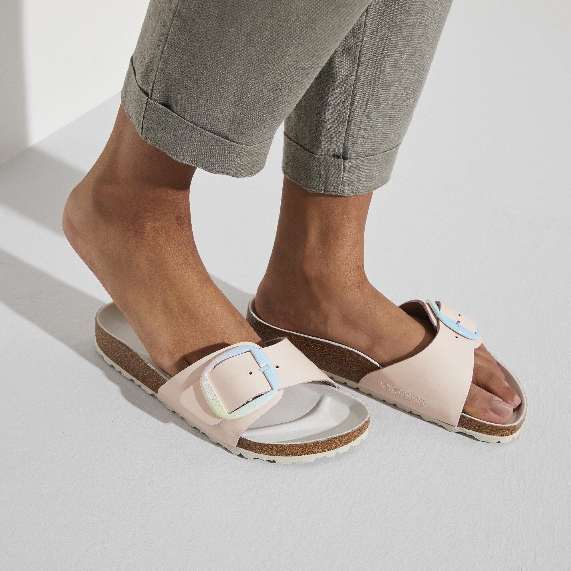 Madrid Big Buckle Leather Light Rose - Image 6