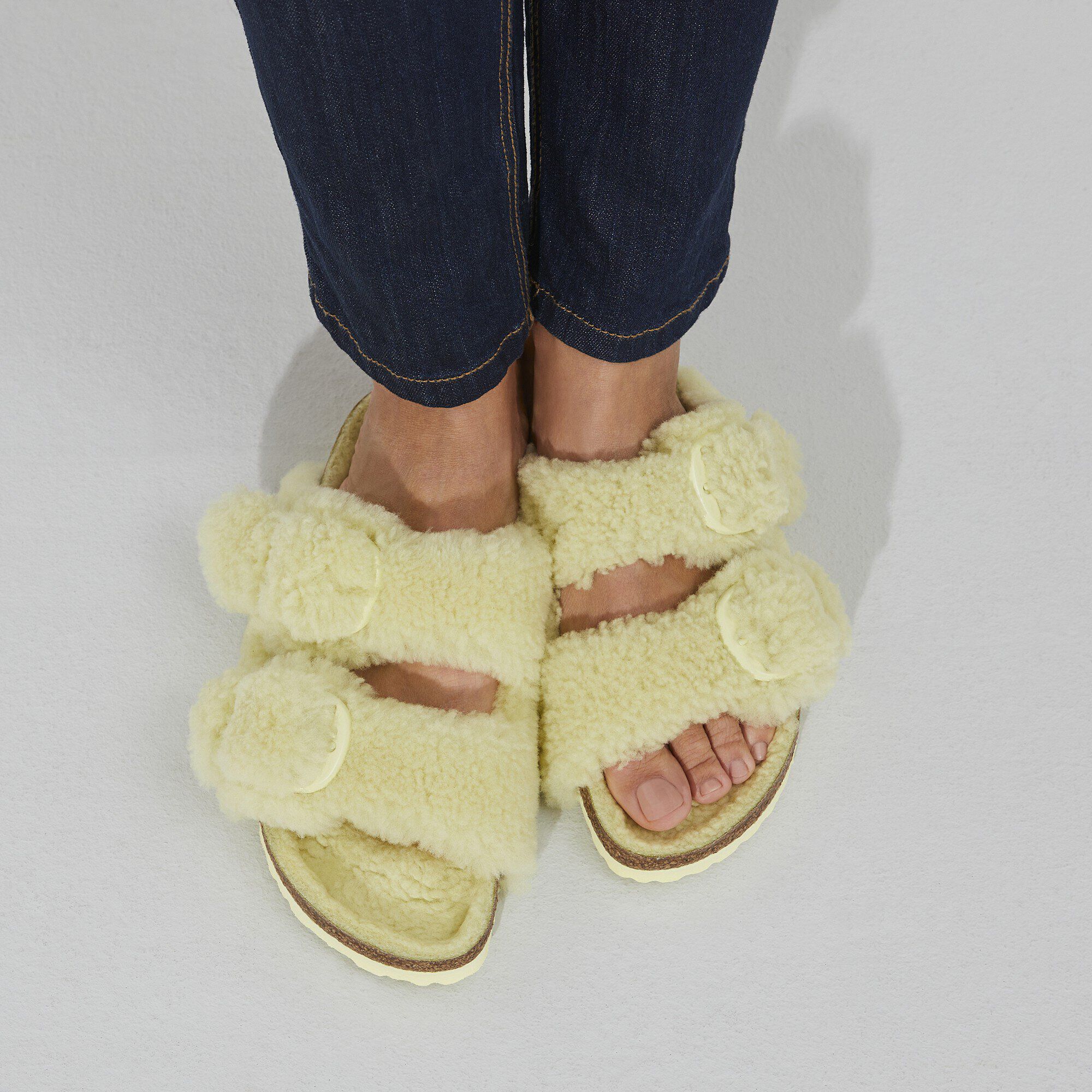Arizona Big Buckle Shearling Teddy Popcorn - Image 5