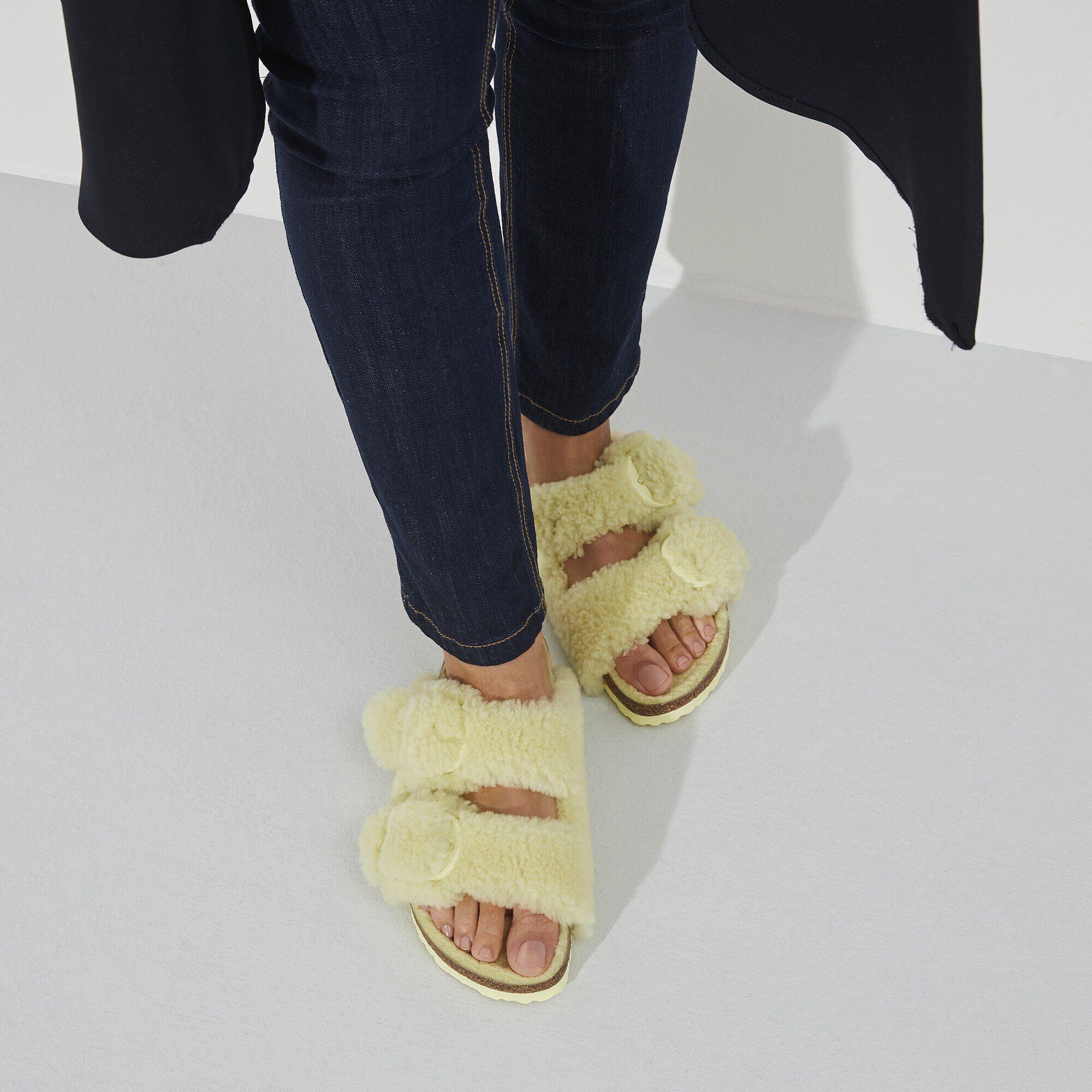 Arizona Big Buckle Shearling Teddy Popcorn - Image 6