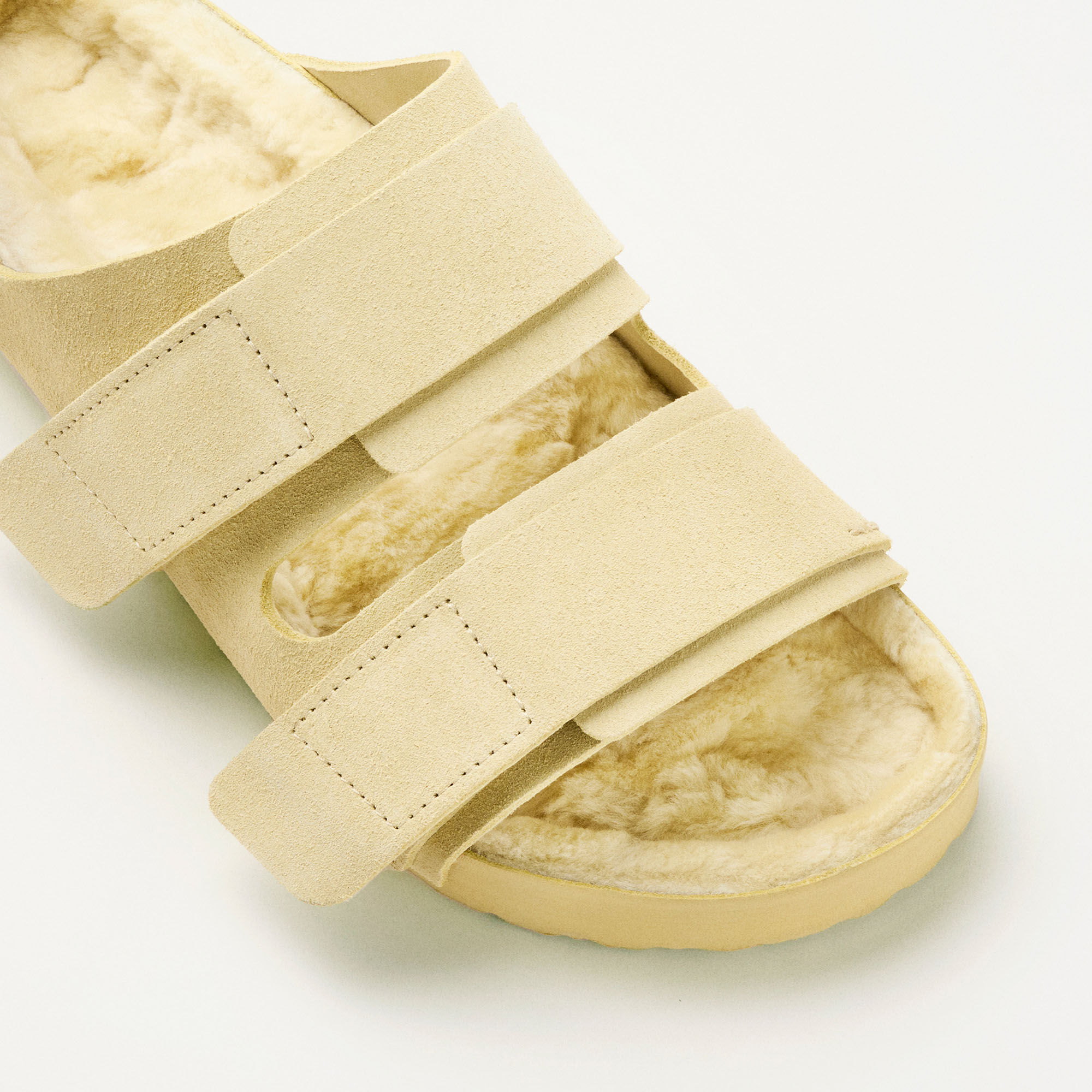 Alternative view of Uji Suede Tekla