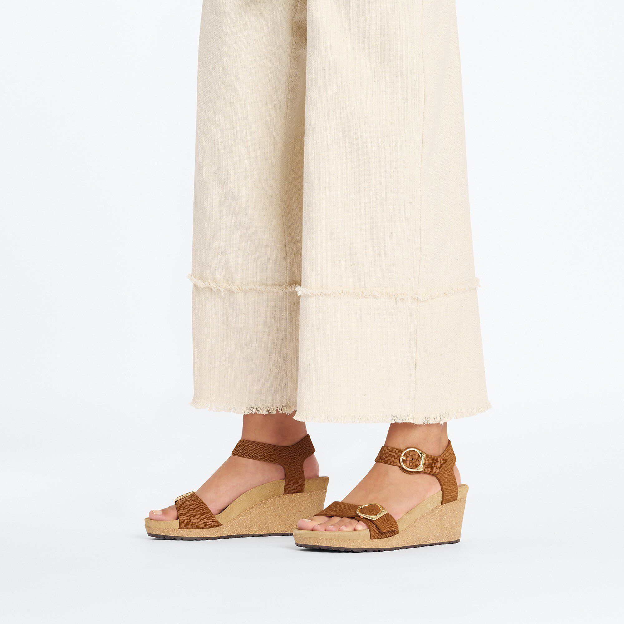 Soley Ring-Buckle Nubuck Leather Embossed - Image 6