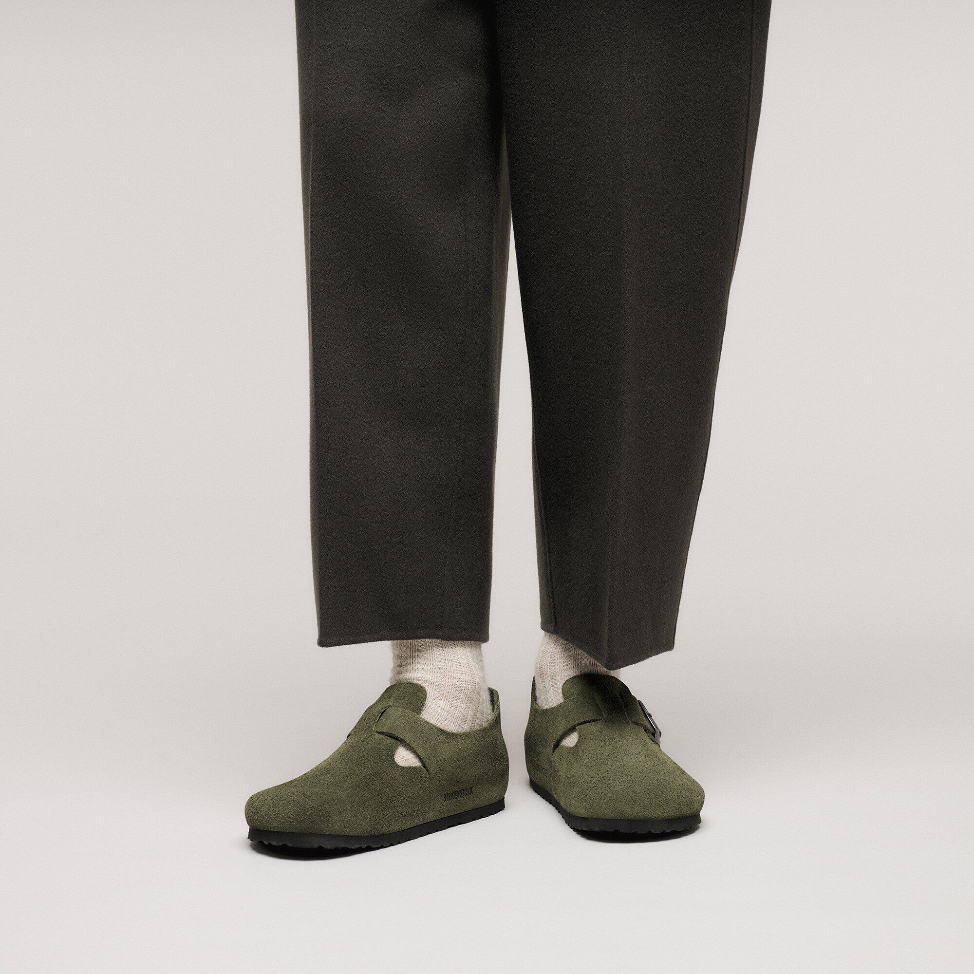 London Suede Leather - Image 4