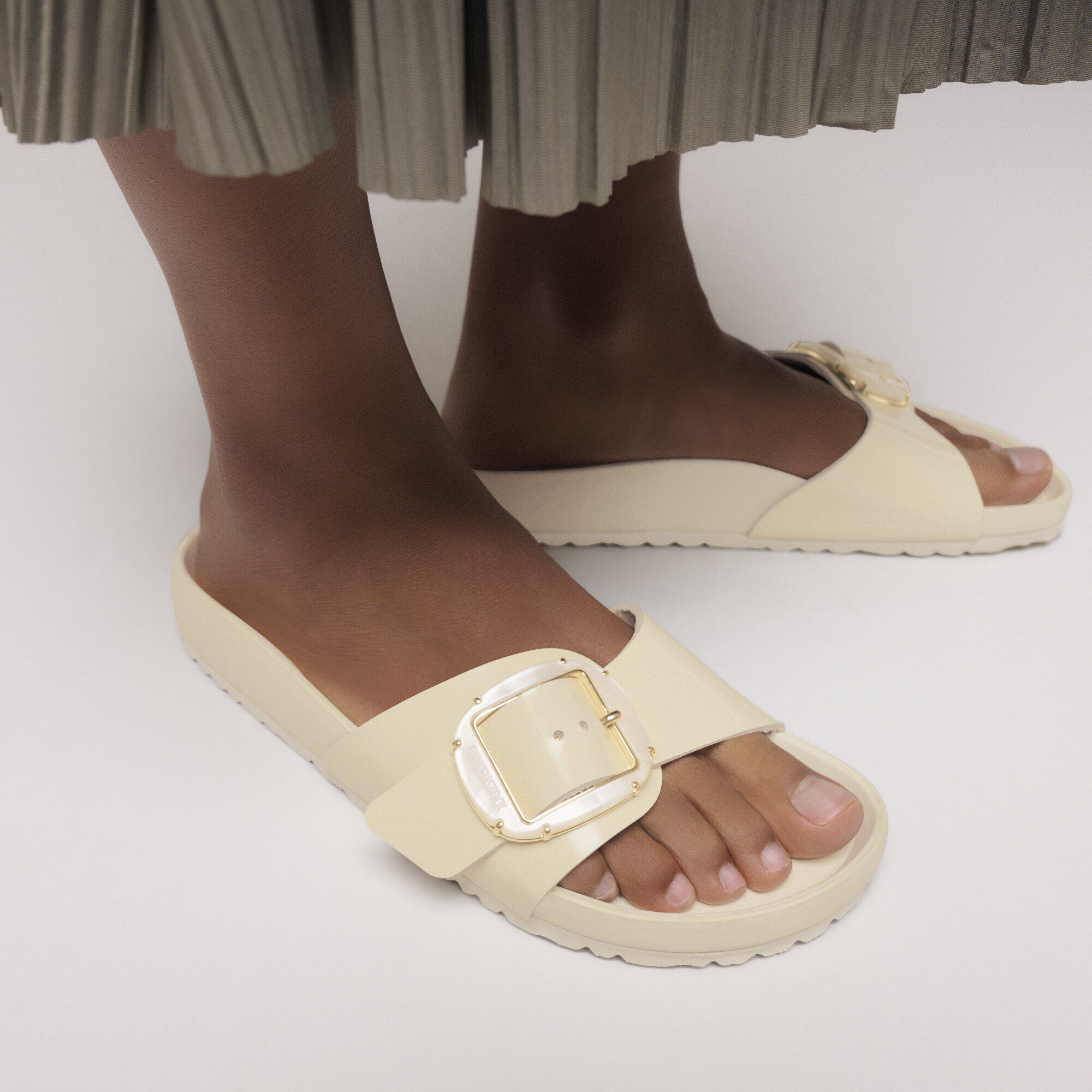 Madrid Big Buckle Pearl Natural Leather Patent - Image 8