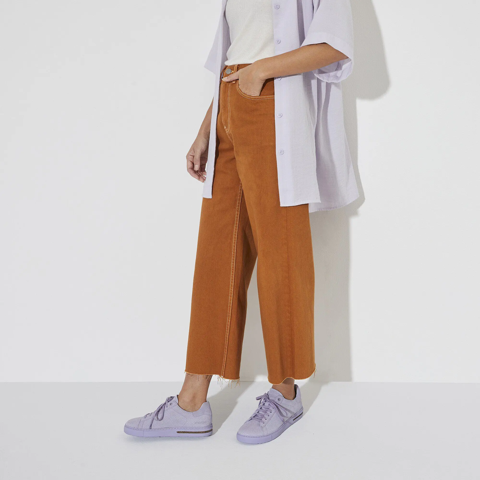 Bend Low Suede Leather Embossed - Image 4