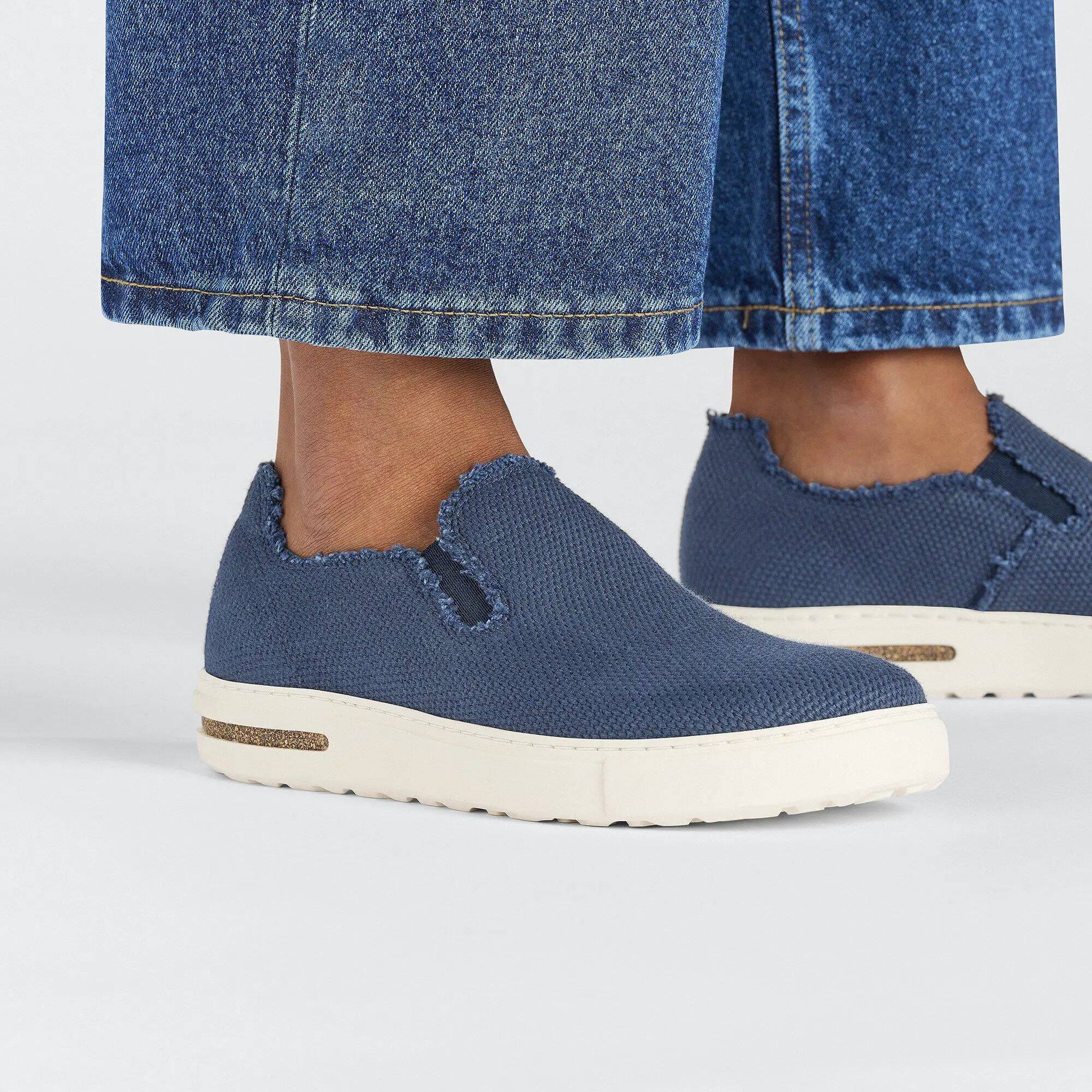 Bend Decon Slip On Textile - Image 8
