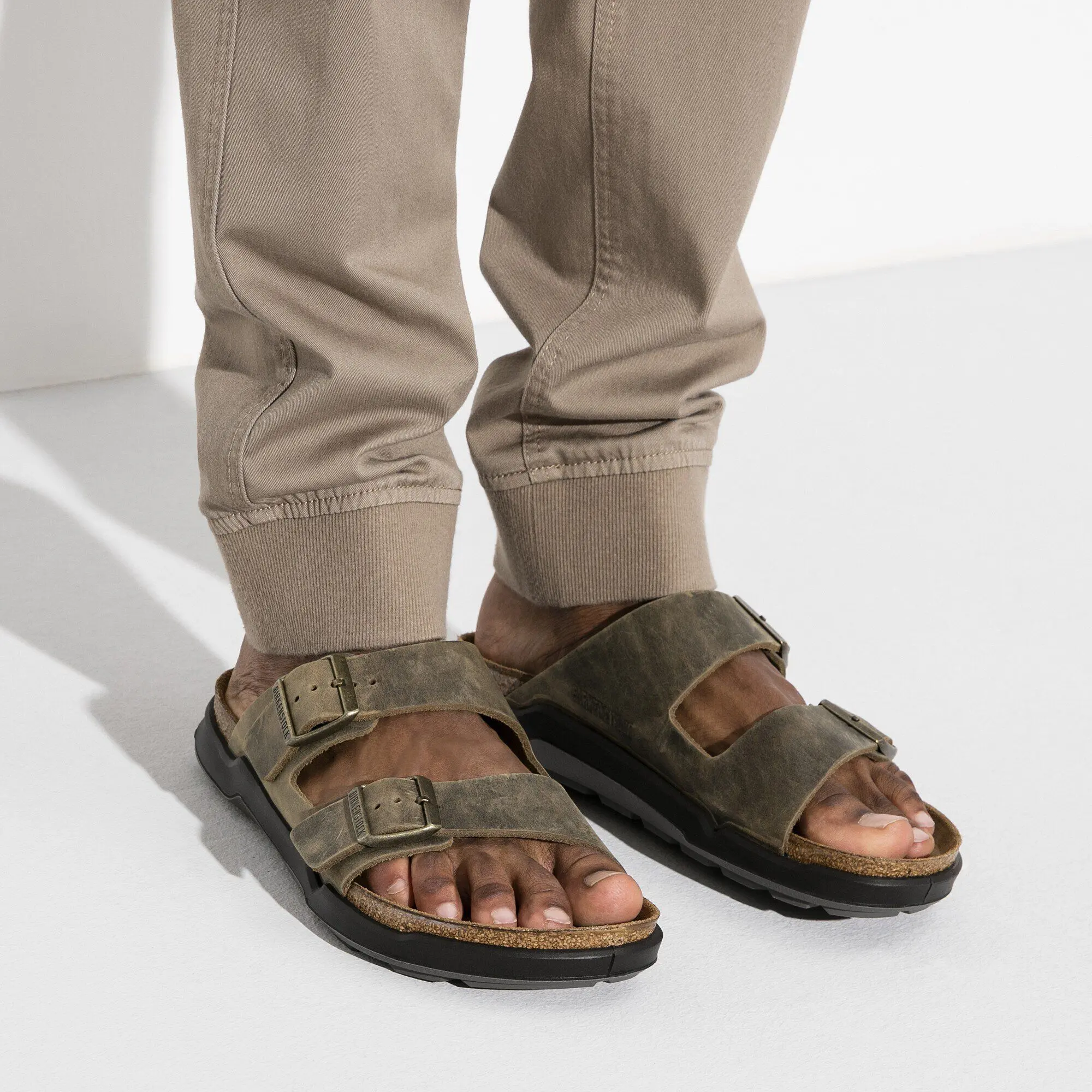 Arizona Crosstown Men Oiled Leather Faded Khaki - Image 4